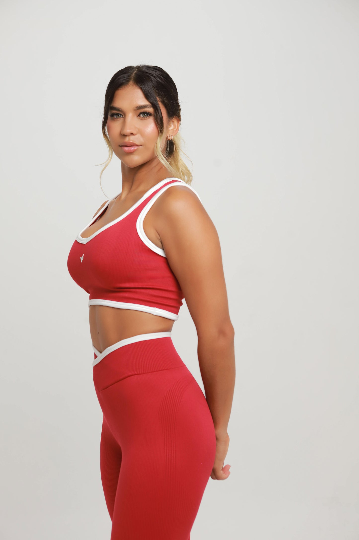SET L+T CHERRY AURA COLLECTION